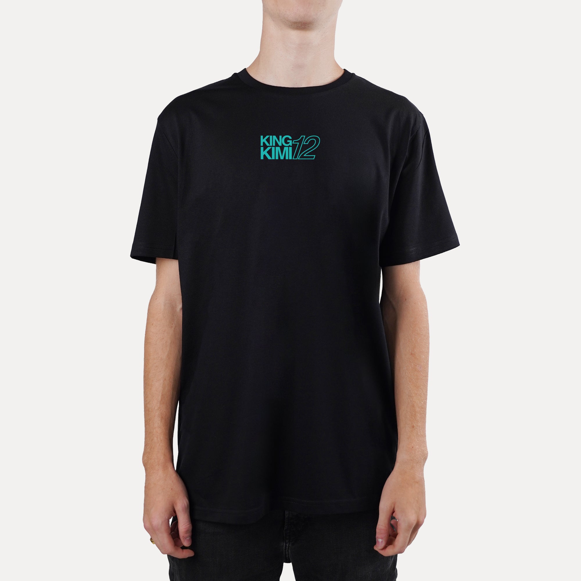 Maglietta nera Gibi Merch KING KIMI indossata, vista frontale, tessuto morbido e design con stampe sul fronte.
