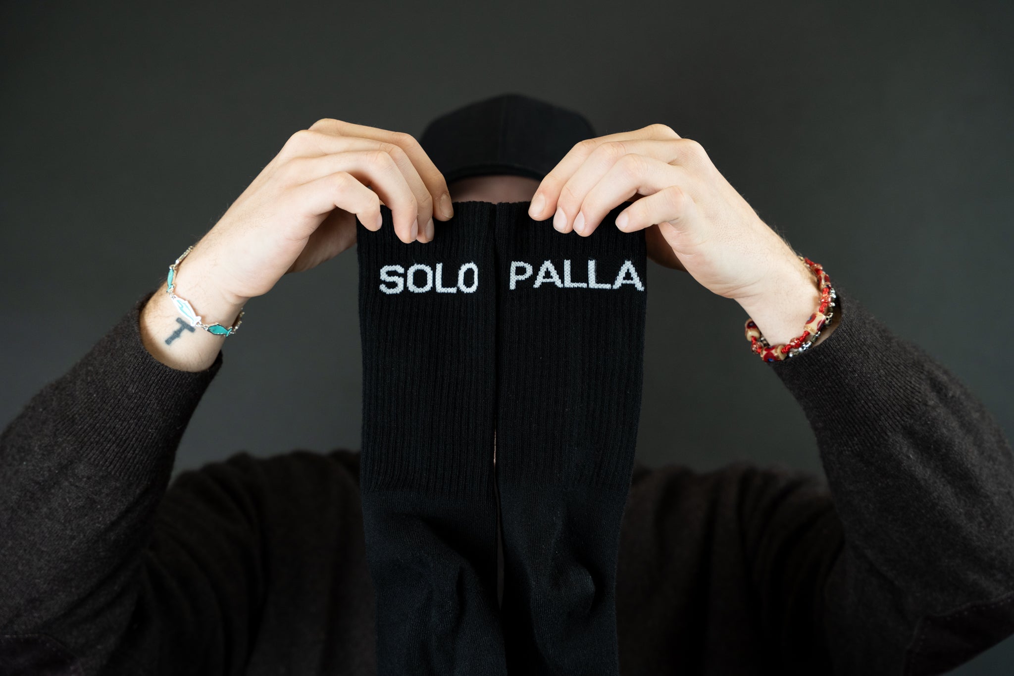 Calze nere Gibi Merch "Solo Palla" con motivo di palline, comode e sportive, ideali per attività casual e sportive.
