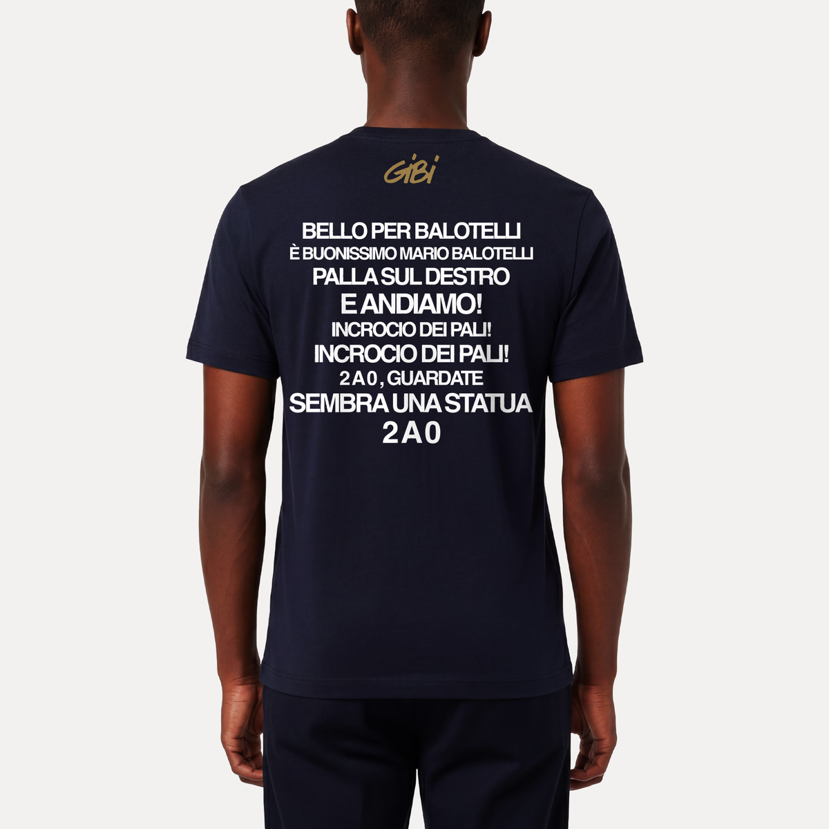T-Shirt SEMBRA UNA STATUA
