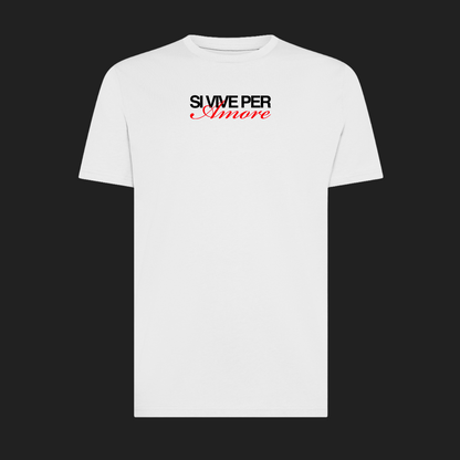 Maglietta Gibi Merch "SI VIVE PER AMORE" con stampa frontale digitale, tessuto morbido e design colorato.