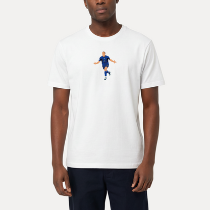 Maglietta Gibi Merch "Chiusete le valigie" con stampa frontale, tessuto morbido e design casual, indossata su modella.