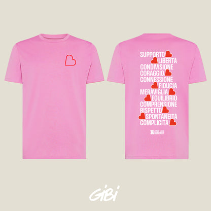 T-shirt rosa Gibi Merch con stampa frontale, morbido tessuto cotone, vestibilità comoda, ideale per fan del brand.