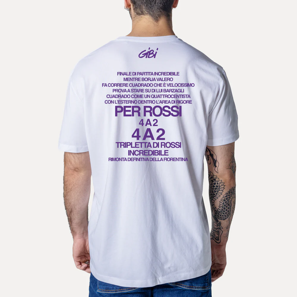 Maglietta Gibi Merch TRIPLETTA DI ROSSI con logo della Fiorentina, tessuto morbido e design colorato, vista frontale.