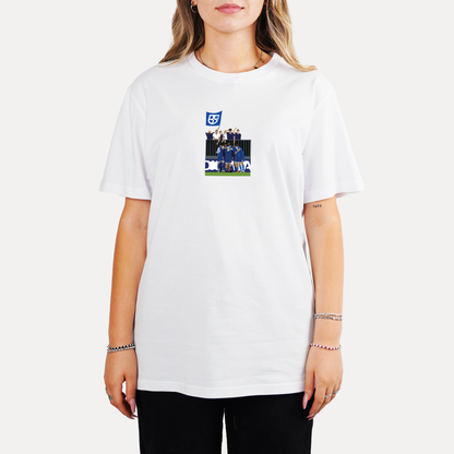 Maglietta MADONNINA DAI RICCIOLI D'ORO di Gibi Merch con disegno frontale, t-shirt bianca con stampa colorata della Madonna.