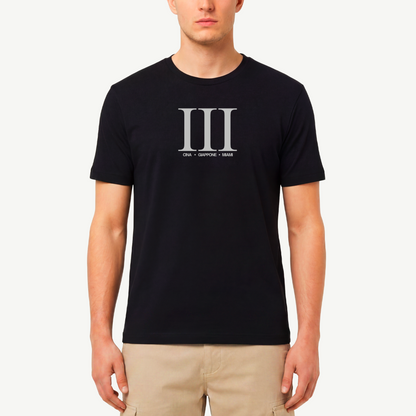T-shirt Gibi Merch per infilare la terza, fronte, indossata, in tessuto morbido, con stampa frontale, vestibilità comoda.