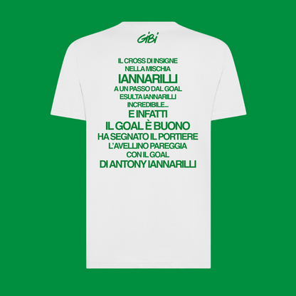 Maglietta NELLA MISCHIA IANNARILLI Gibi Merch con stampa frontale, tessuto morbido e vestibilità comoda.